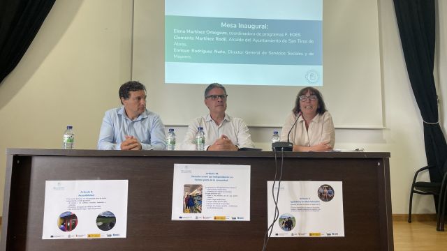 San Tirso debate sobre la red de cuidados e inclusión en el entorno rural